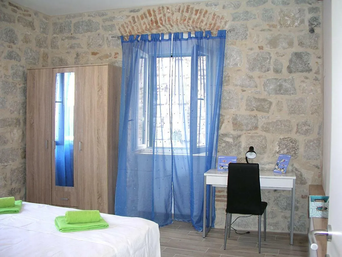 Apartment Apartmani Klara I Gracia Split